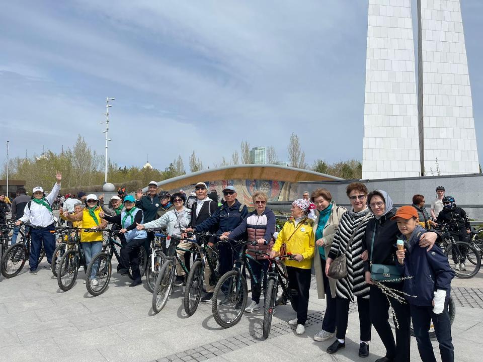 В открытии велосезона приняли участие пенсионеры столицы