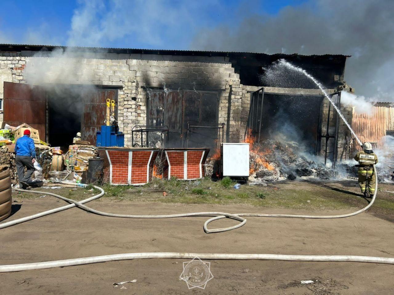 В Костанайской области произошел крупный пожар