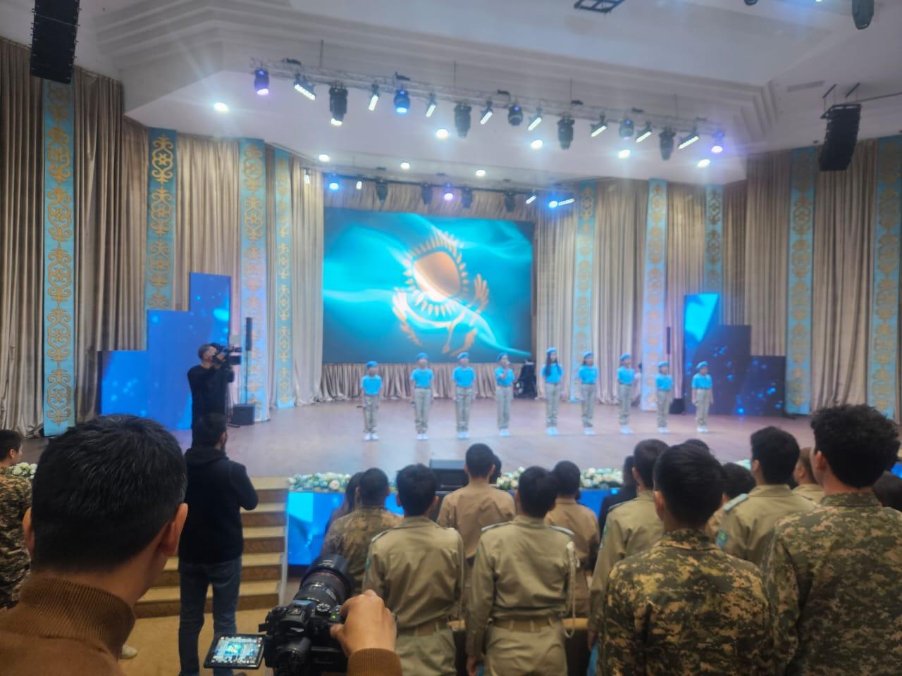 Столичные школьники и студенты состязались в исполнении военно-патриотических песен