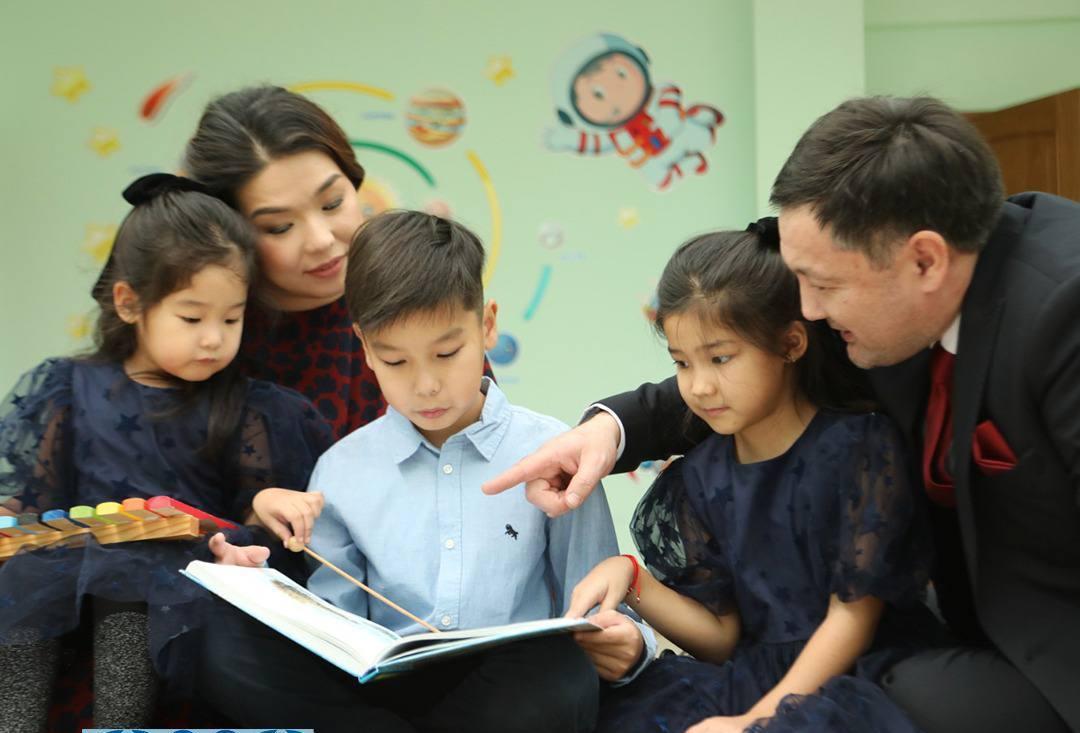 В Казахстане стартовала акция «Балажан: Волонтерство родителей»