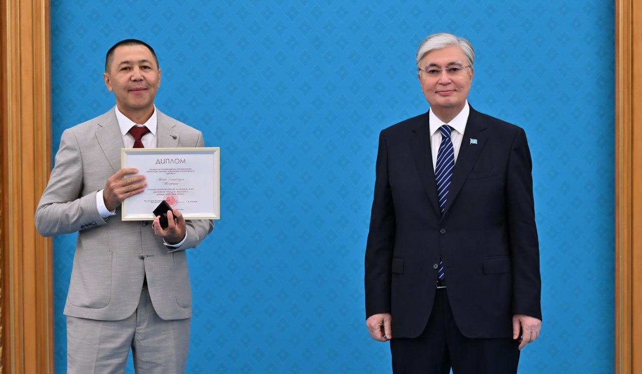 «Astana aqshamy» газетінің шеф-редакторы Төлен Тілеубай Президент сыйлығына ие болды