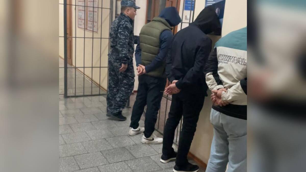 Астаналық полицейлер желіде ұтыс ойнатып, заңсыз ақша жинаған күдіктілерді ұстады