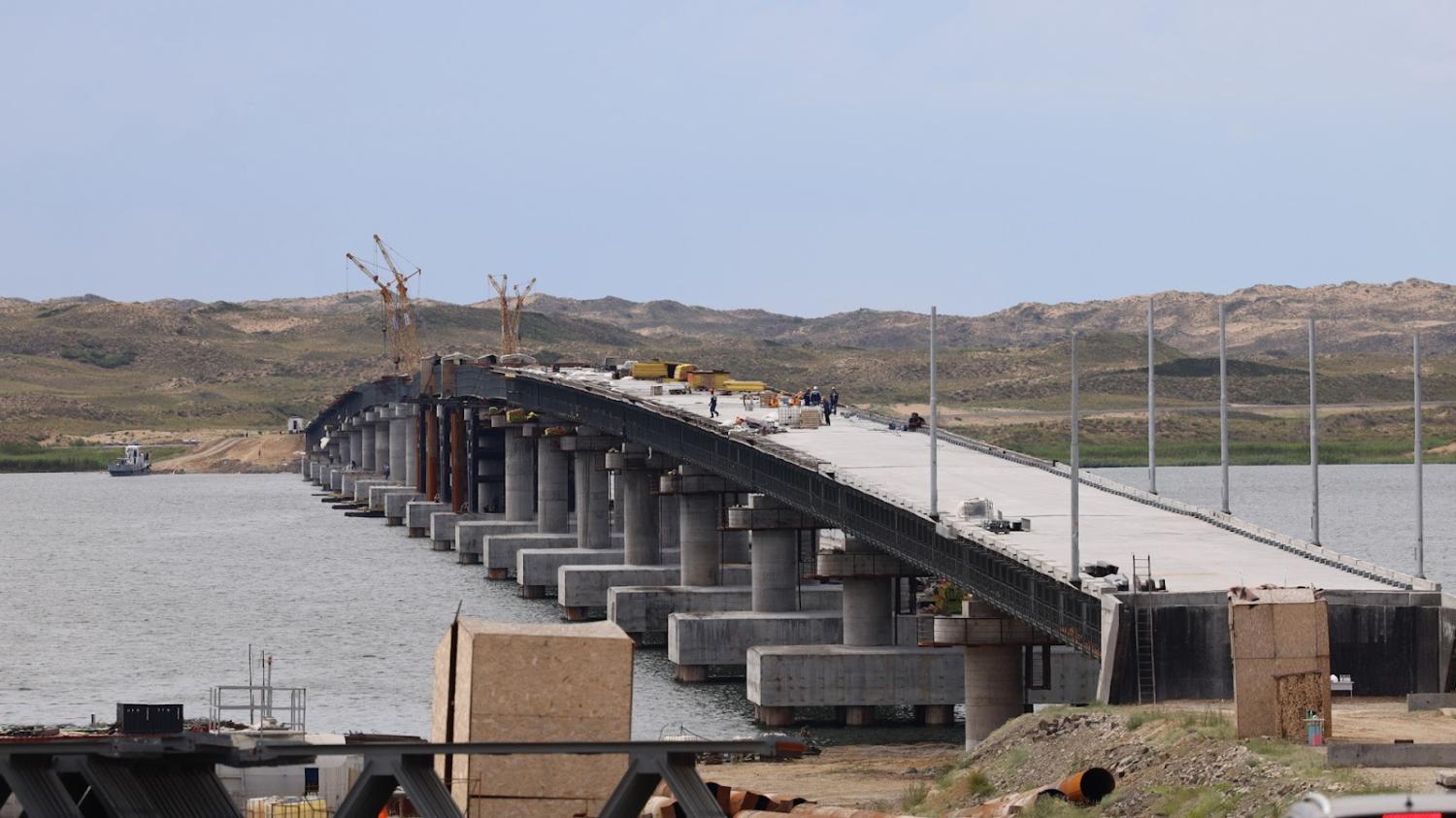 Через Бухтарминское водохранилище активно строится самый протяженный мост страны