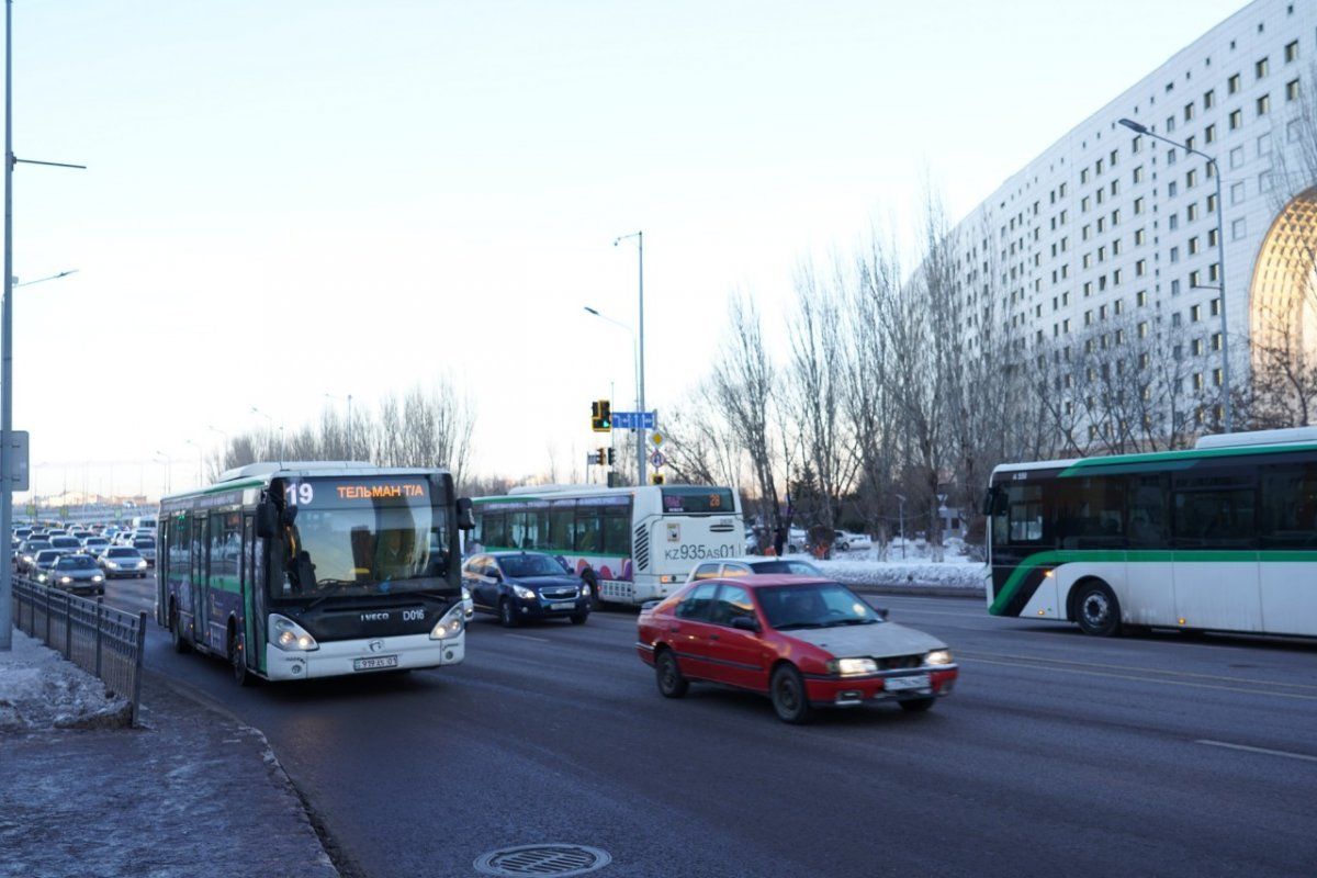 Астанада автобустар 50 минутқа дейін кешігіп жатыр